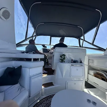 Πλωτό κατάλυμα Cris Craft 380 Cont Boat *